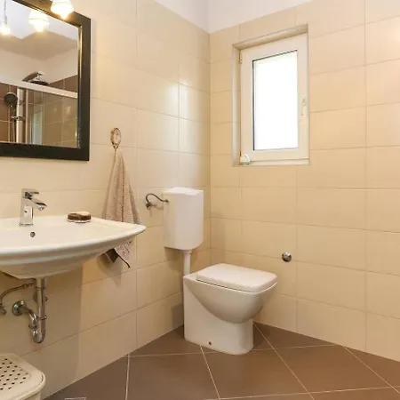 Holiday home Family Friendly House With A Parking Space Kastel Sucurac, - 21842