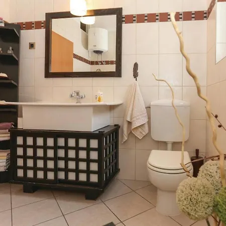 Family Friendly House With A Parking Space Kastel Sucurac, - 21842 بيت للعطل Kaštela