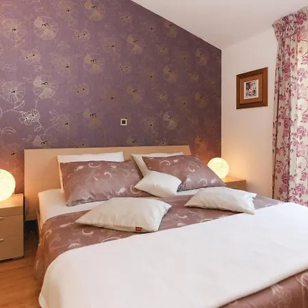 Family Friendly House With A Parking Space Kastel Sucurac, - 21842 * Kaštela