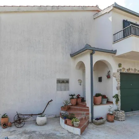 Family Friendly House With A Parking Space Kastel Sucurac, - 21842 *