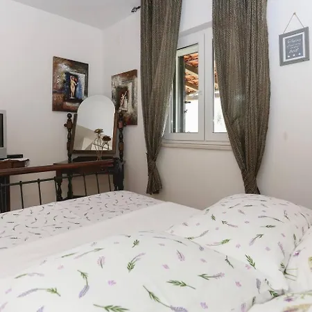 Family Friendly House With A Parking Space Kastel Sucurac, - 21842 Holiday home