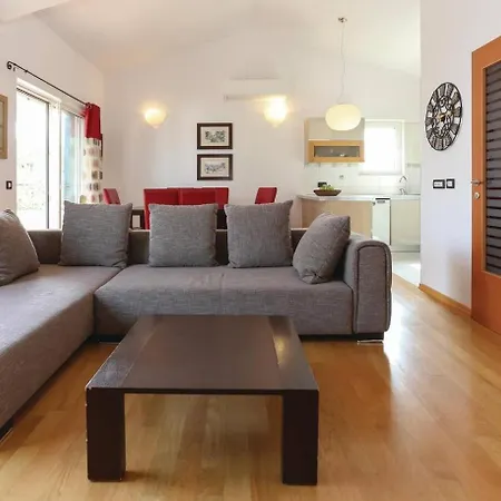 Holiday home Family Friendly House With A Parking Space Kastel Sucurac, - 21842