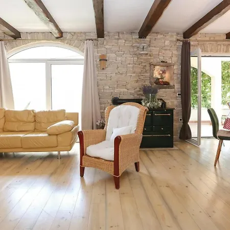 Holiday home Family Friendly House With A Parking Space Kastel Sucurac, - 21842 *